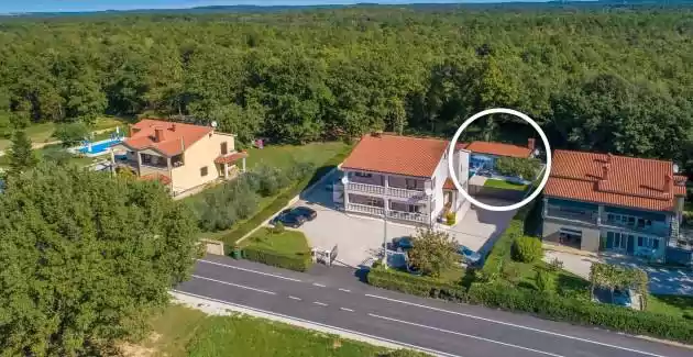 Ferienahus Lana mit eigenem Pool 
