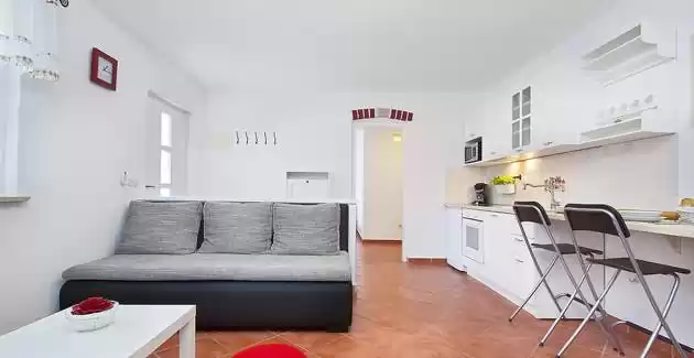Ferienahus Lana mit eigenem Pool 