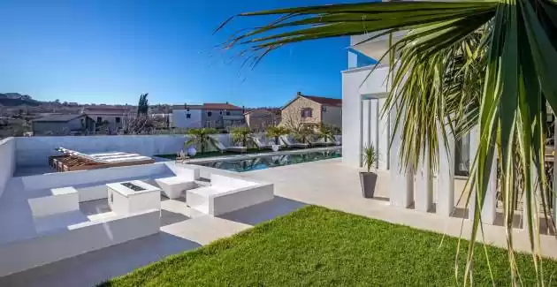 Villa Milly with outdoor and indoor pool - island of Krk