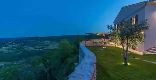 Villa Paola mit einem Dachpool
