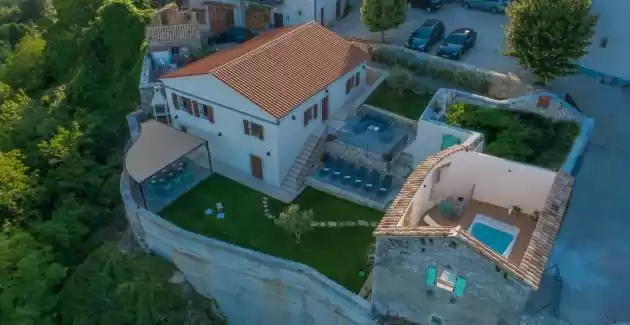 Villa Paola with a Roof-pool