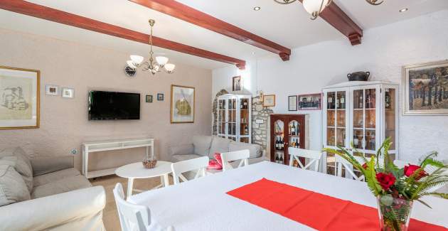 Istrian House Peresiji / Apartment AUA