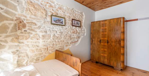 Istrian House Peresiji / Apartment AUA