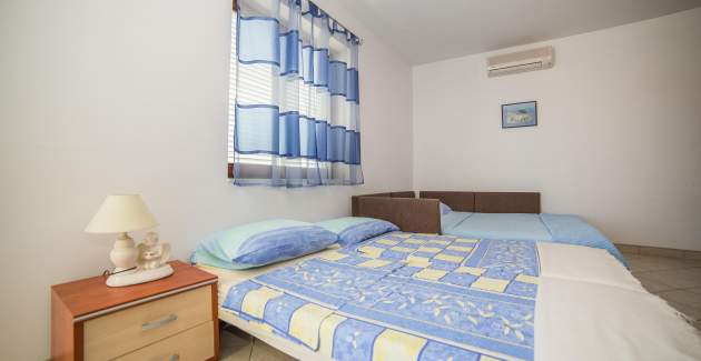Apartments Jelena / Studio A1 - Rab