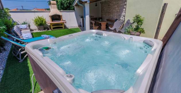 Ferienhaus Ana mit privatem Whirlpool