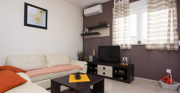 Apartment Smilje A1 - Rogoznica