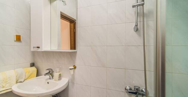 Apartment Pino Rabac A1