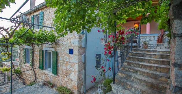 Holiday house Mirna in Lozisca - Island of Brac