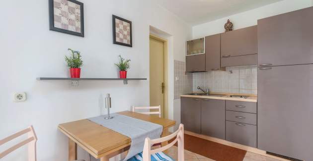 Ferienwohnung Tiha Luna A1 mit zwei Schlafzimmern