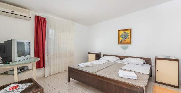 One bedroom Apartment Rovis A5 - Tar 