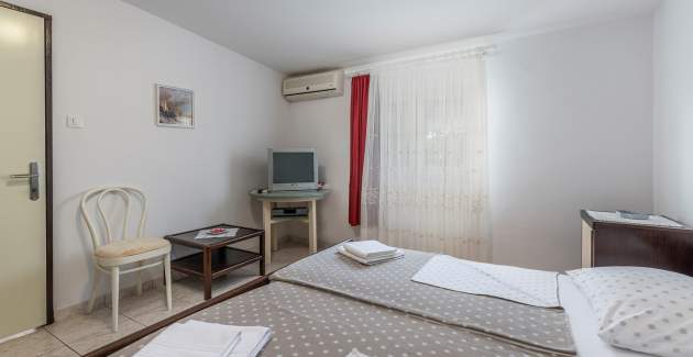 One bedroom Apartment Rovis A5 - Tar 