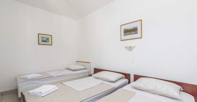 Two bedroom Apartment Rovis A4 - Tar