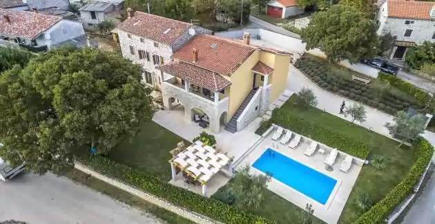 Villa Ladonja con piscina privata e sauna