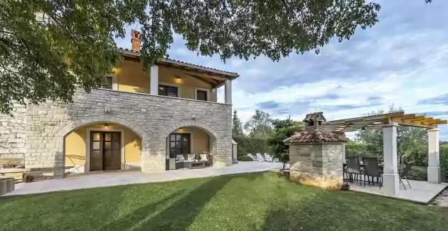 Villa Ladonja con piscina privata e sauna