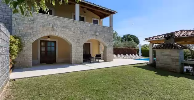 Villa Ladonja con piscina privata e sauna