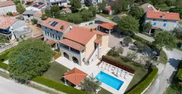 Villa Ladonja con piscina privata e sauna