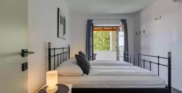 Villa Ladonja con piscina privata e sauna