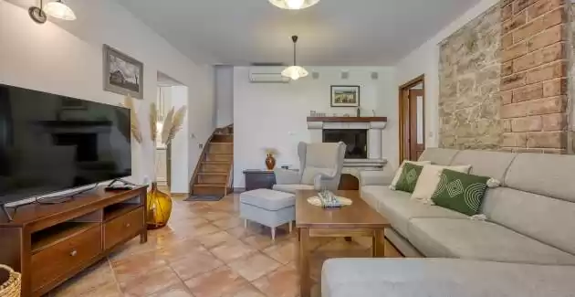 Villa Ladonja con piscina privata e sauna