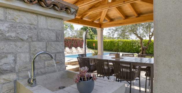 Villa Ladonja mit eigenem Pool und Sauna