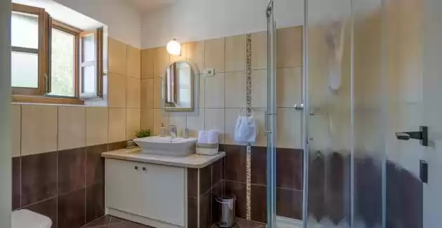 Villa Ladonja con piscina privata e sauna
