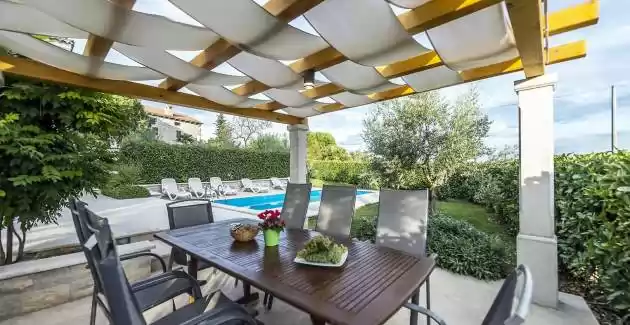 Villa Ladonja con piscina privata e sauna