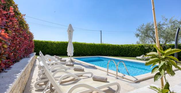 Villa Ladonja mit eigenem Pool und Sauna