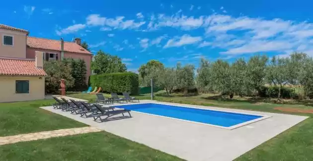 Casa vacanze Flora con piscina privata