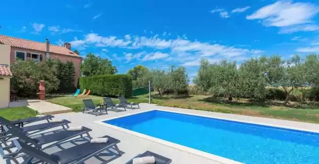 Casa vacanze Flora con piscina privata