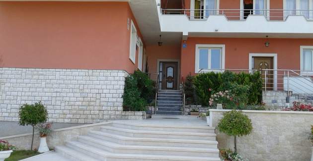 Studio apartman Laura A1
