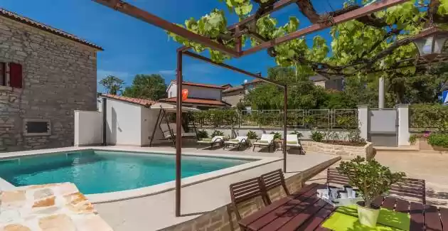 Ferienhaus Zita mit Privatem Pool