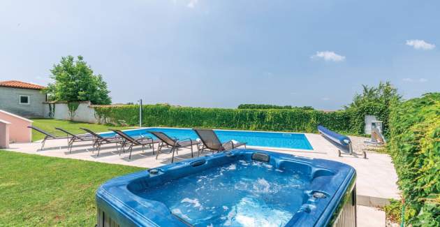 Villa Francesca mit beheiztem Pool