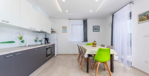 Apart Residence Blue Sea - Ferienwohnung A1 mit Terrasse