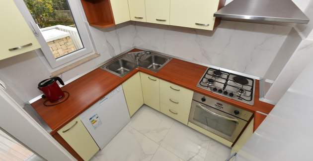 Four bedroom Apartment Markulin A1 - Preko