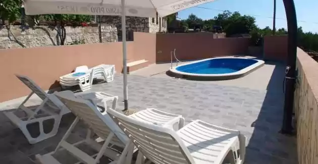 Holiday House Neda con piscina - Razanj