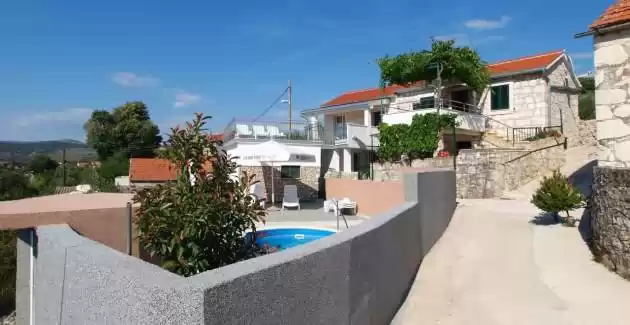 Holiday House Neda with pool - Razanj