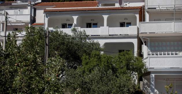 Appartamenti Korina / Appartamento A2 con balcone, a 100 metri dalla spiaggia - Isola di Rab