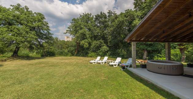 Kuća za odmor Nono s bazenom i jacuzzijem