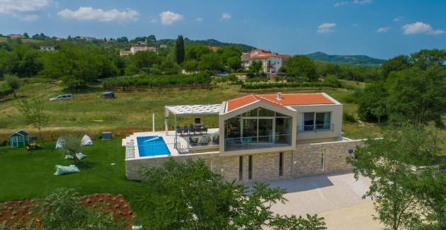 Family Villa Monvue with private pool and panoramic view near Motovun