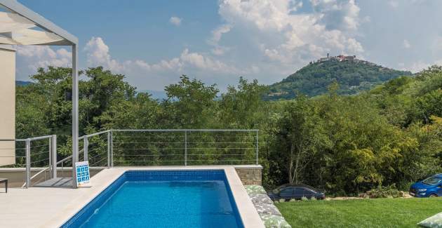 Family Villa Monvue with private pool and panoramic view near Motovun