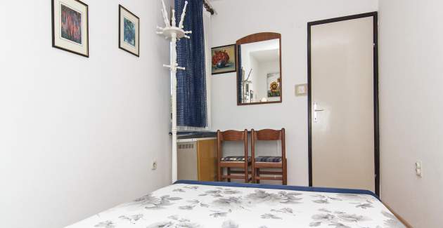 Apartments Ana Valbandon-una camera da letto 2+2