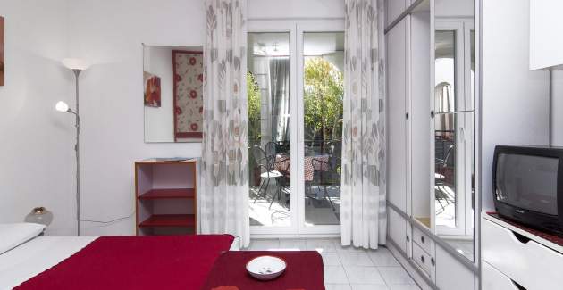 Apartments Lara Studio for two