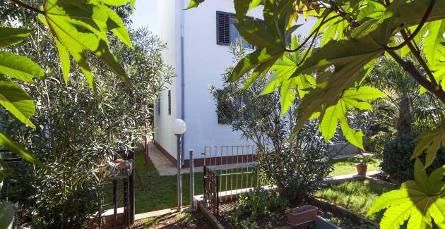 Apartments Lara Studio for two