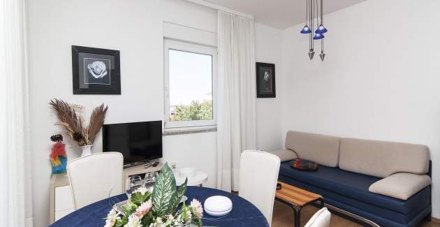 Apartments Ana Valbandon/ Zwei Schlafzimmer Lavanda