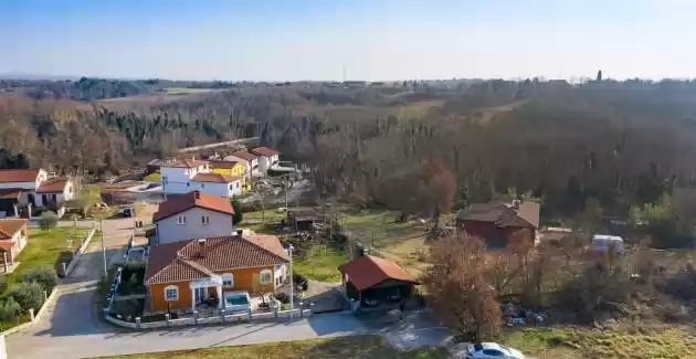 Apartment David with Jacuzzi near Umag