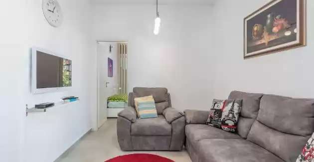 Ferienwohnung Vedran Kufci mit Terrasse und privatem Pool