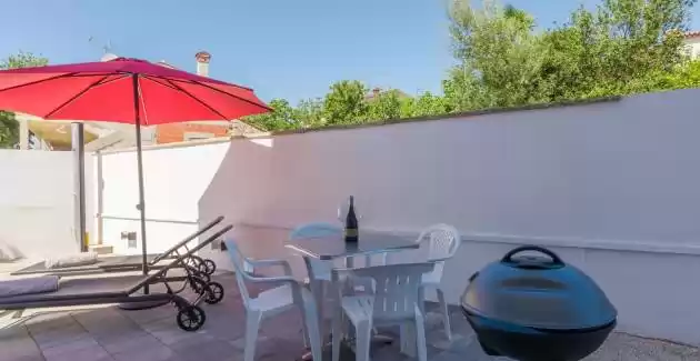 Ferienwohnung Vedran Kufci mit Terrasse und privatem Pool