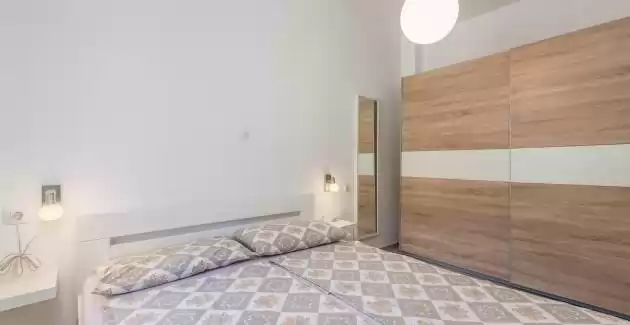 Ferienwohnung Vedran Kufci mit Terrasse und privatem Pool