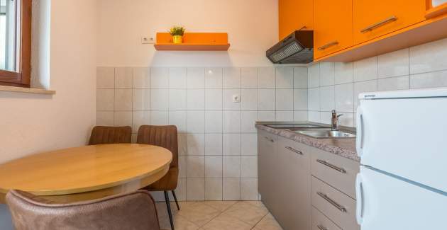 Apartment Ivana-Mira A1 - Okrug Gornji