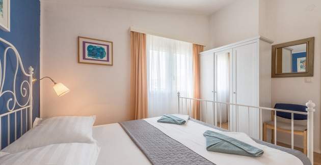 Apartments Barba Ciovo / B1 with sea view