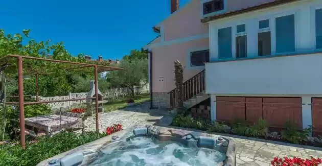 Casa Vacanze Zora con Idromassaggio